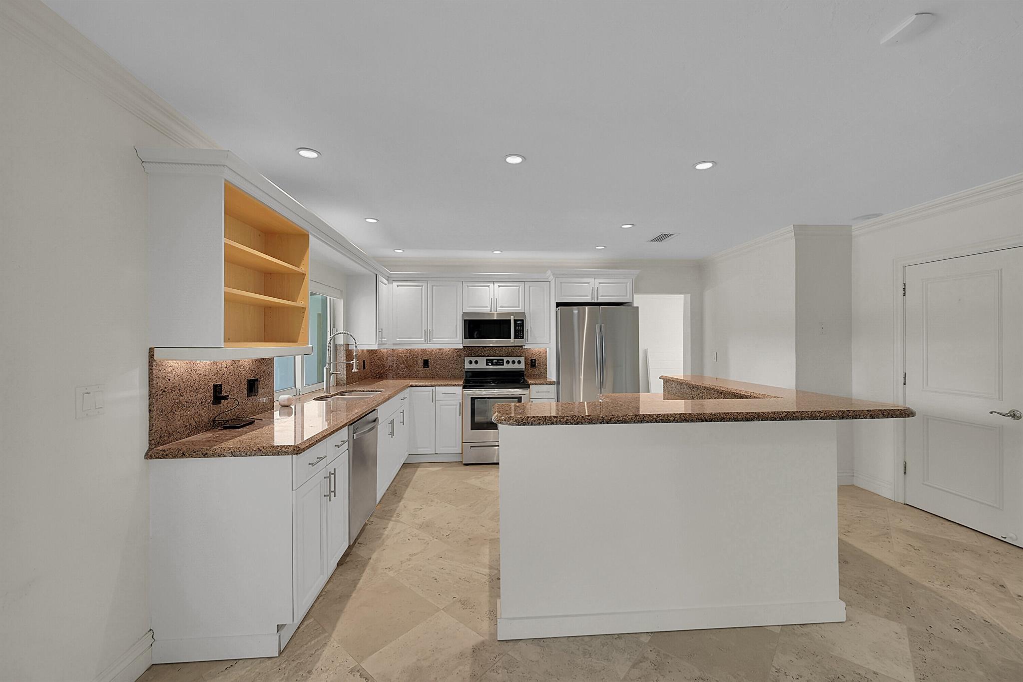 SPANISH RIVER LAND CO SUB - Residential Lease