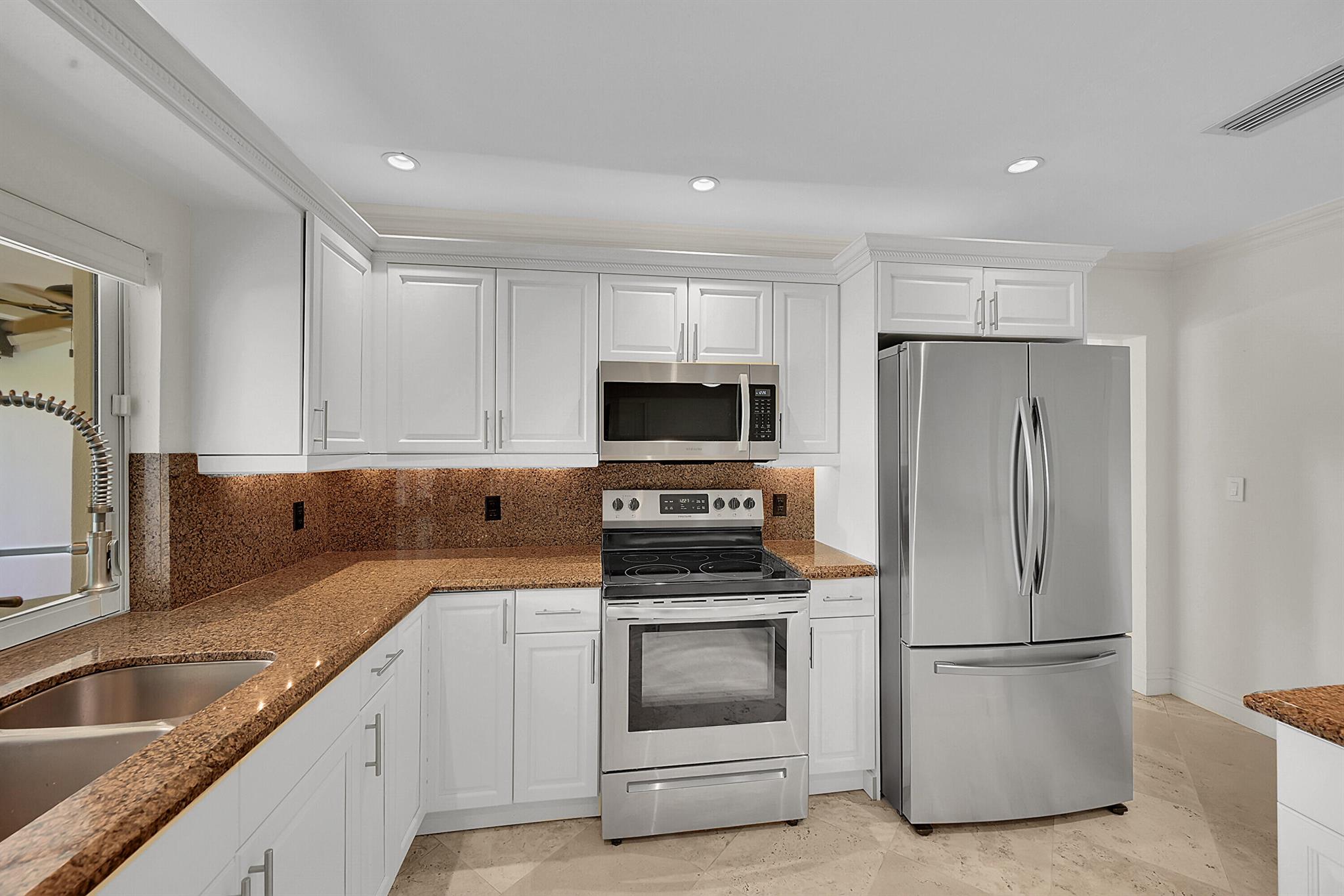 SPANISH RIVER LAND CO SUB - Residential Lease