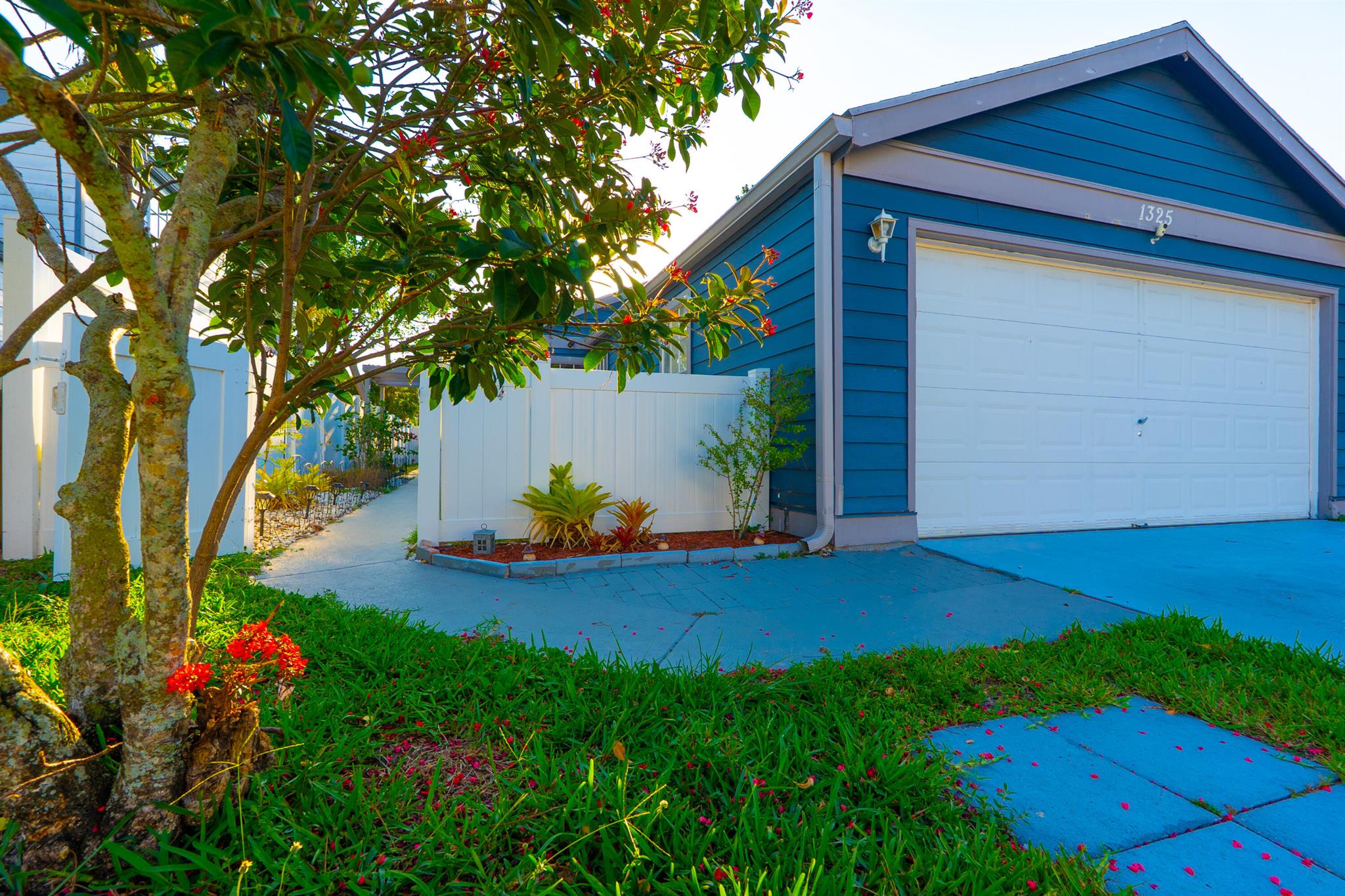 1325 Strawberry Lane