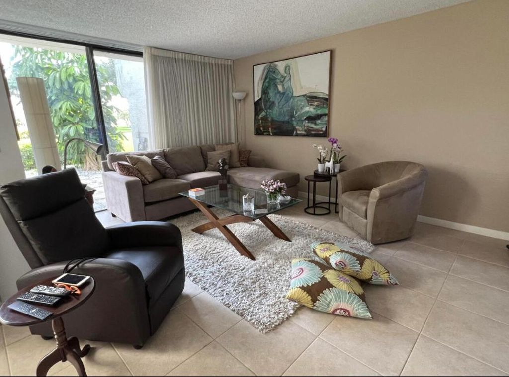 Photo of 1002 Bridgewood Place, Boca Raton, FL 33434 (MLS # R11105938)