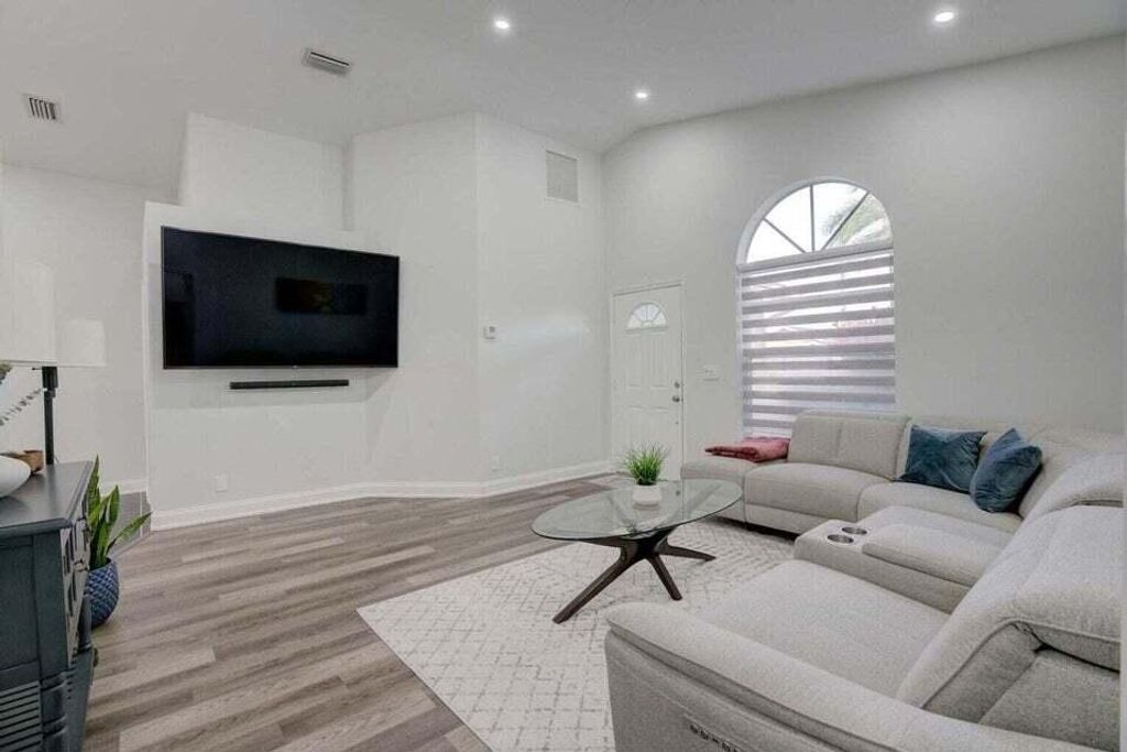 Photo of 6178 Garrett Street, Jupiter, FL 33458 (MLS # R10989607)