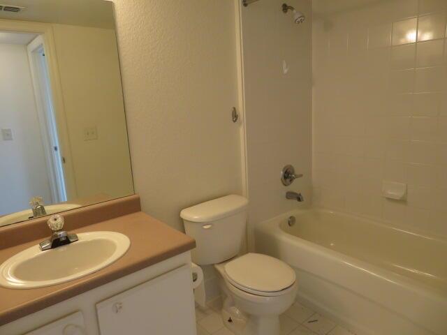THE CLUB AT ST LUCIE WEST - Residential Lease