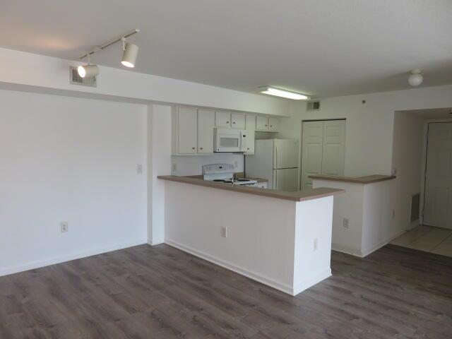 THE CLUB AT ST LUCIE WEST - Residential Lease