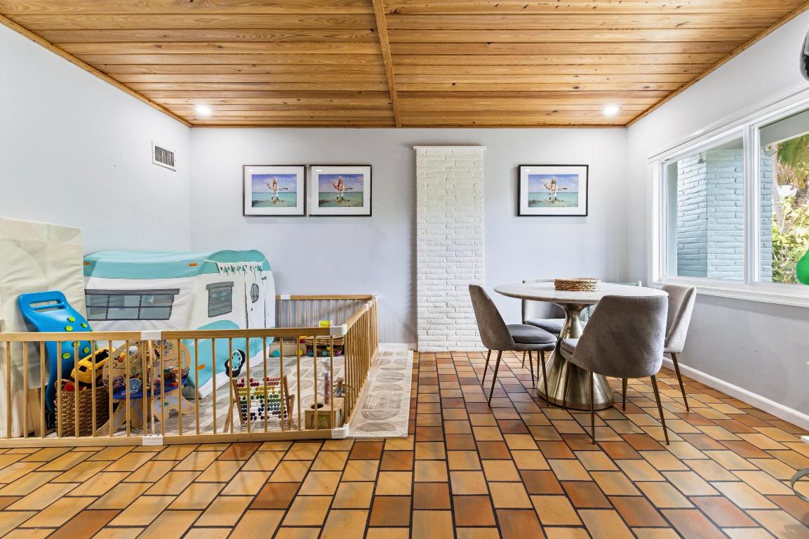 LAKE WORTH TOWN OF - Residential