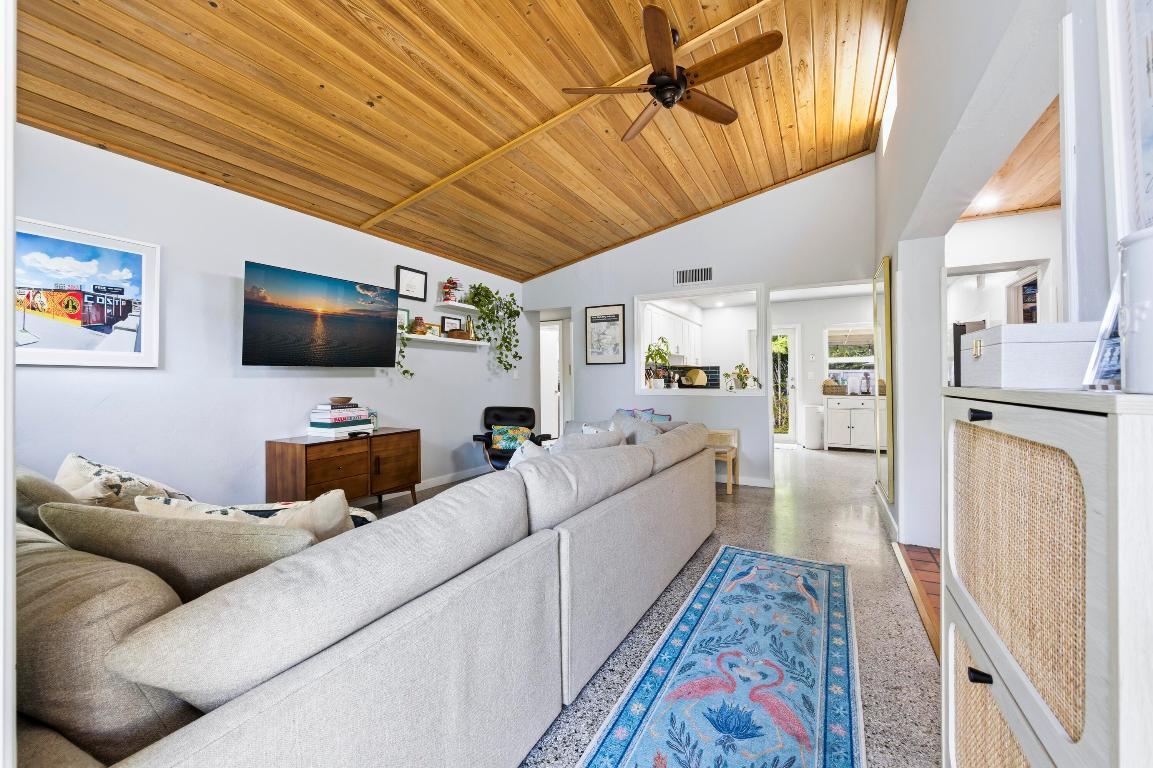 LAKE WORTH TOWN OF - Residential