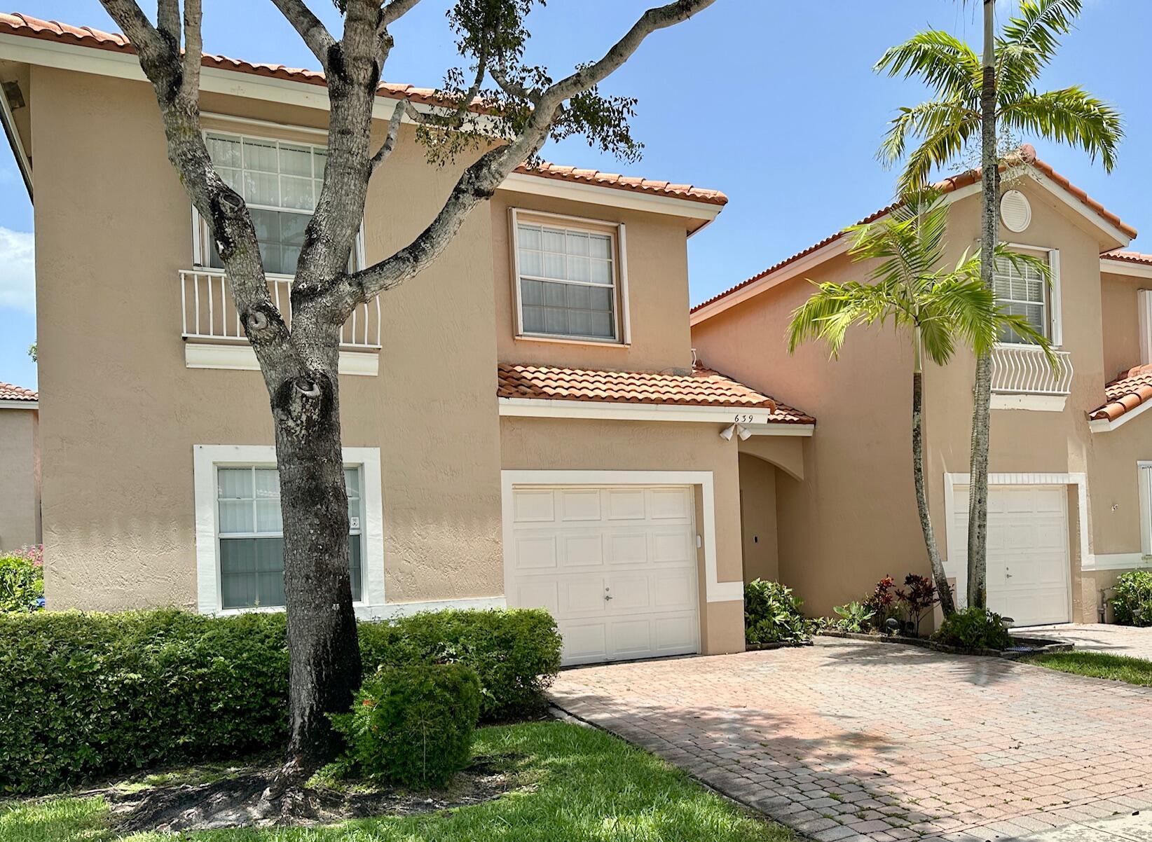 639 NW 130th Way, Pembroke Pines FL 33028