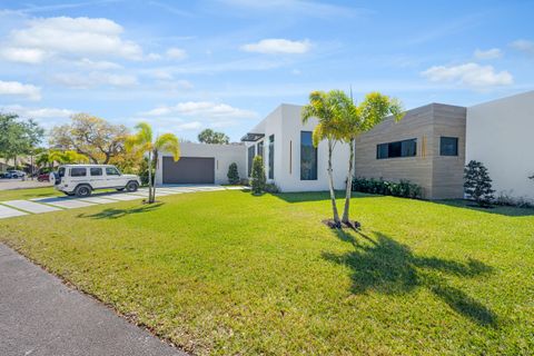 Tiny photo for 1000 SW 93rd Avenue, Plantation, FL 33324 (MLS # B26005277)