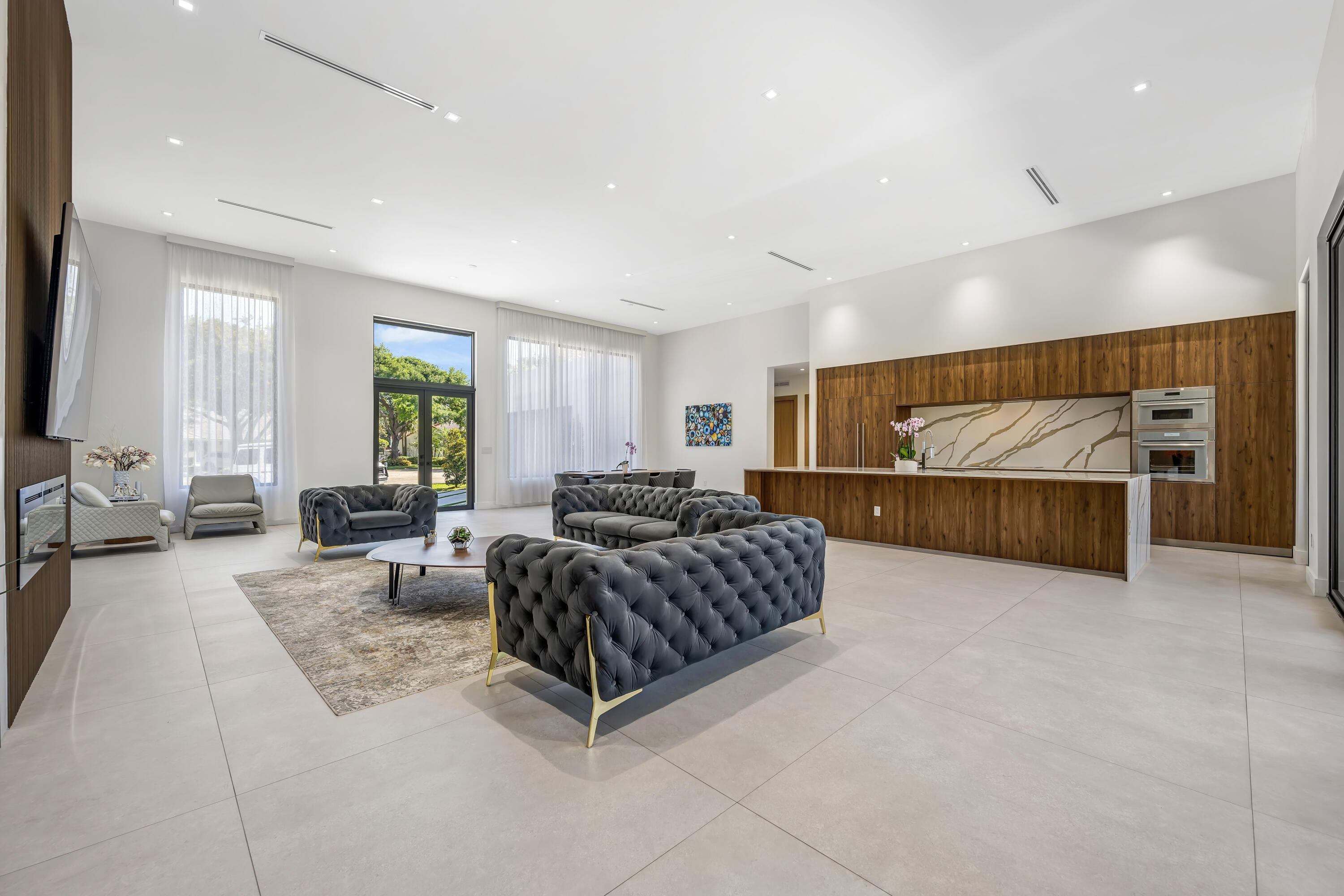 JACARANDA VILLAS - Residential