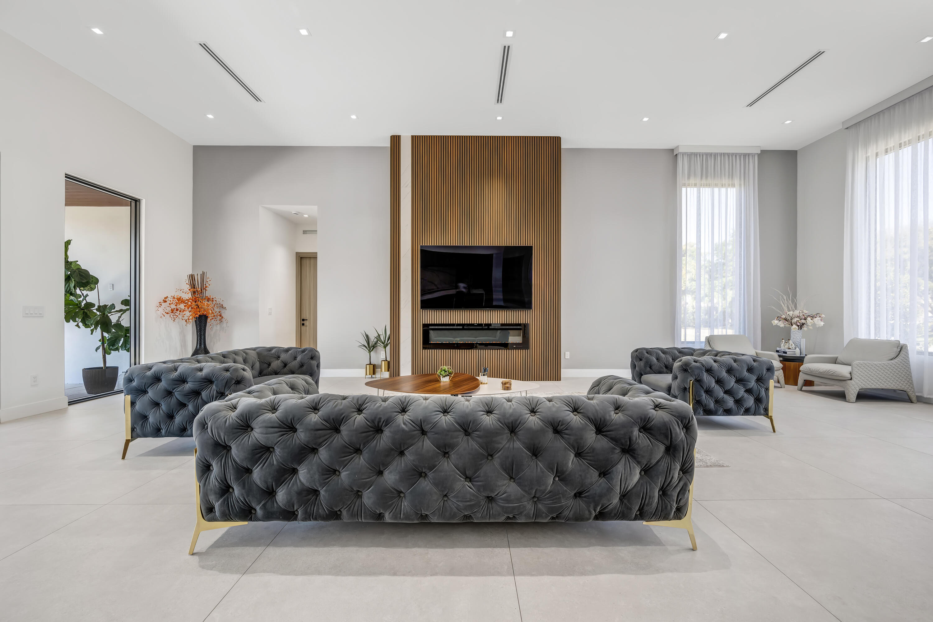 JACARANDA VILLAS - Residential