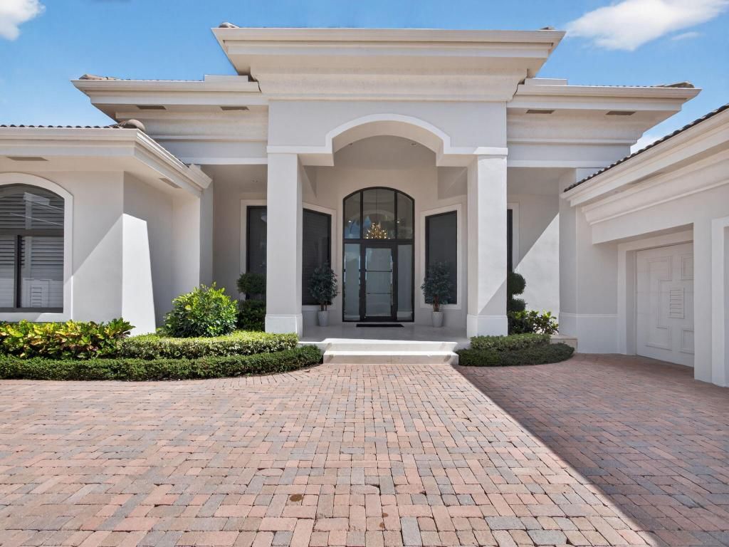 Photo of 38 St. Thomas Drive, Palm Beach Gardens, FL 33418 (MLS # R11132510)