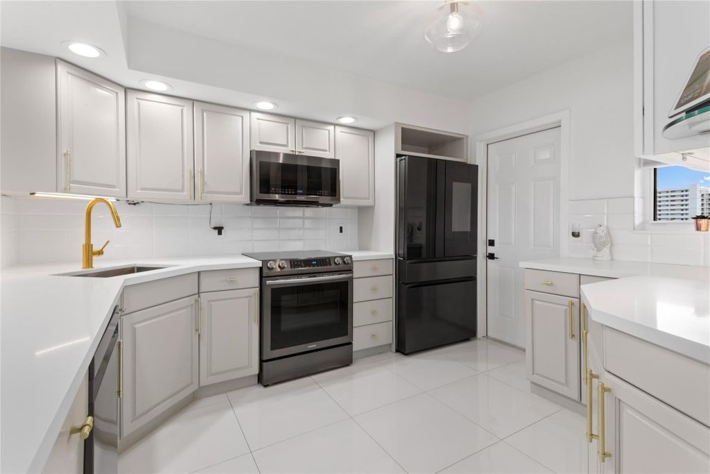 Photo of 3111 NE 51st Street #403C, Fort Lauderdale, FL 33308 (MLS # F10536700)