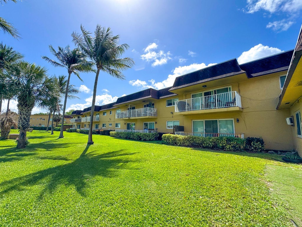 Photo of 111 SW 4TH Avenue #12, Pompano Beach, FL 33060 (MLS # B26092695)