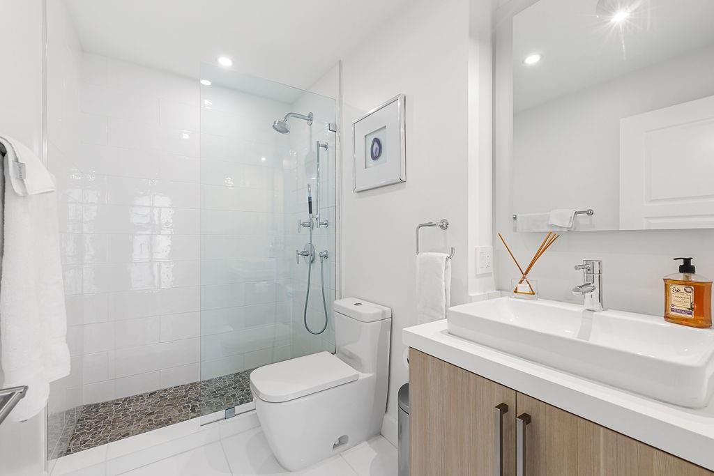 Illini Condos - Residential