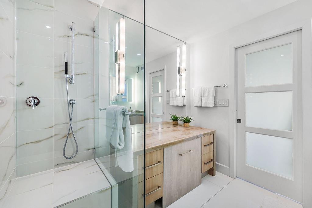 Illini Condos - Residential