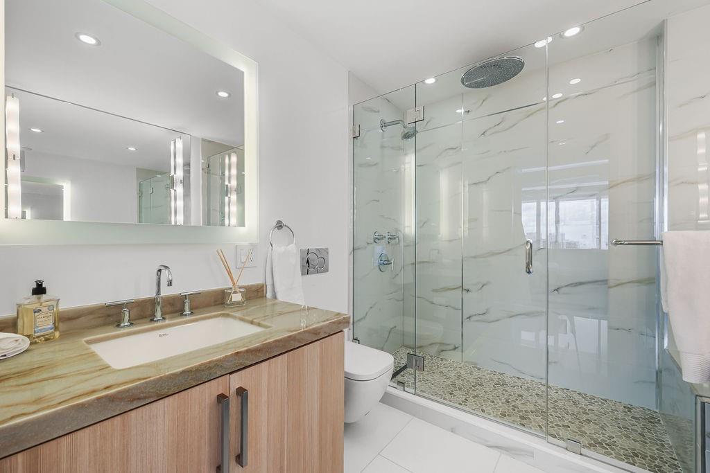 Illini Condos - Residential