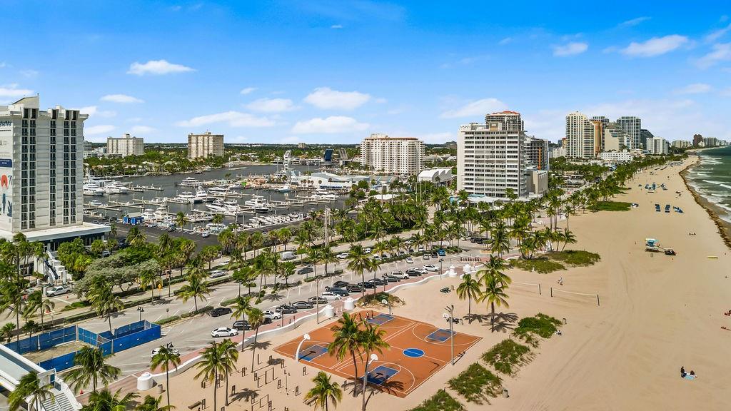 Illini Condos - Residential