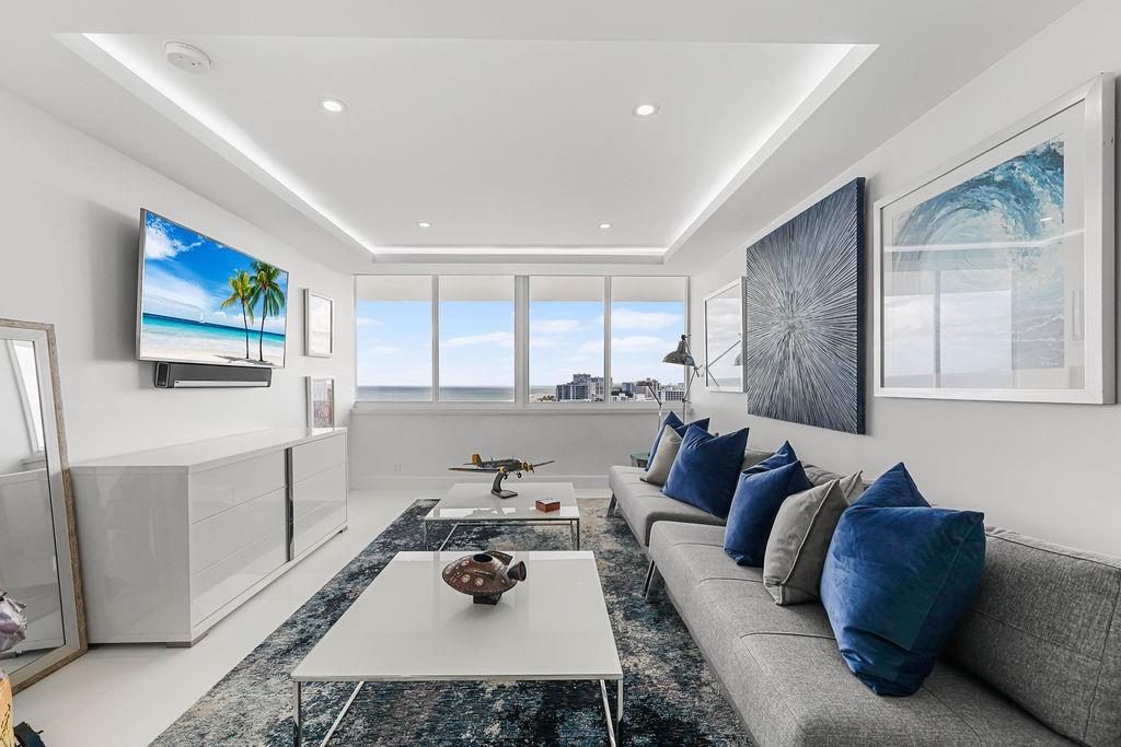 Illini Condos - Residential