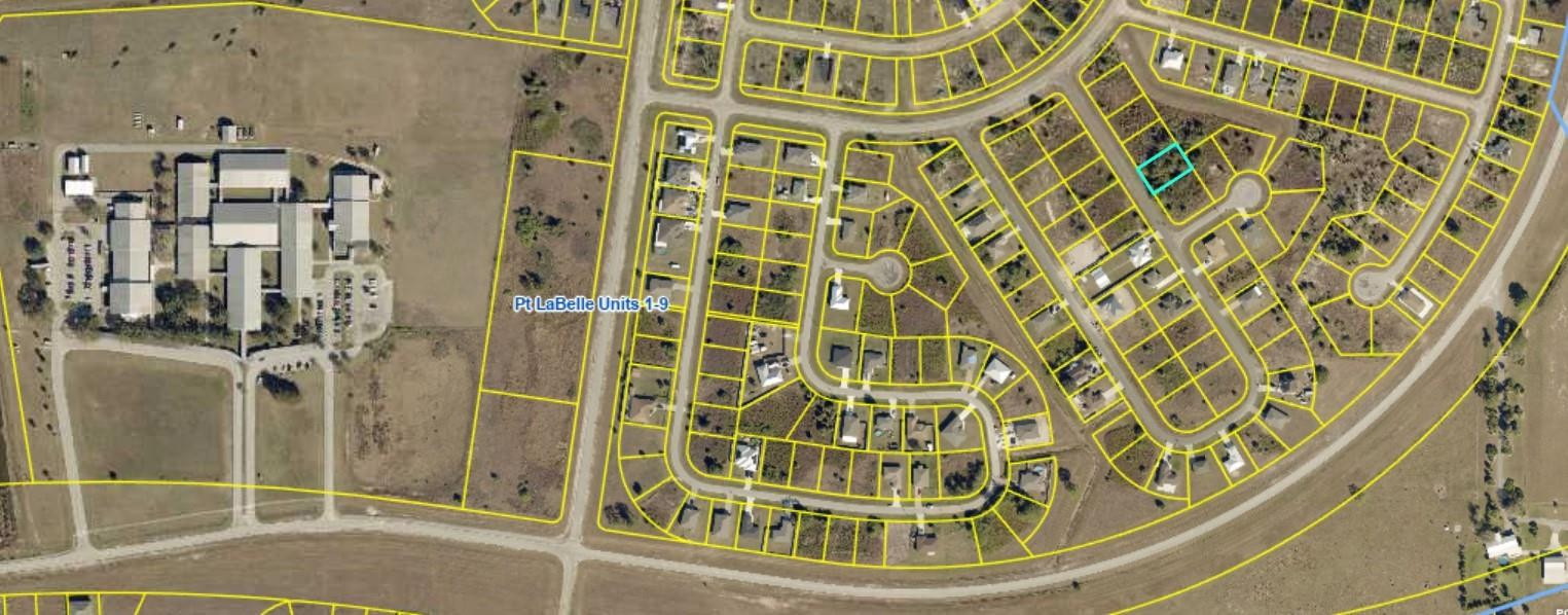 Port La Belle - Land