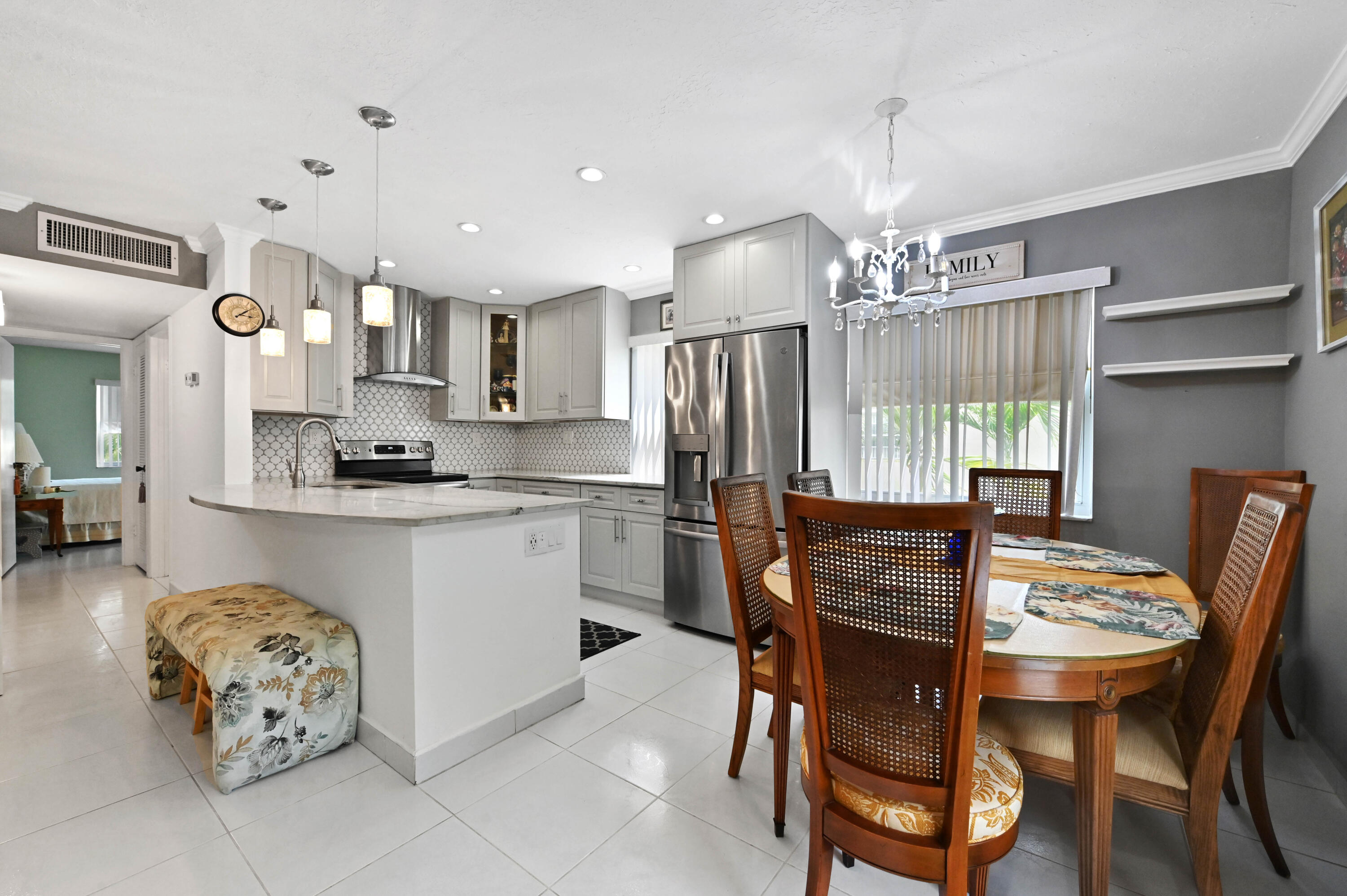 KINGS POINT - Residential