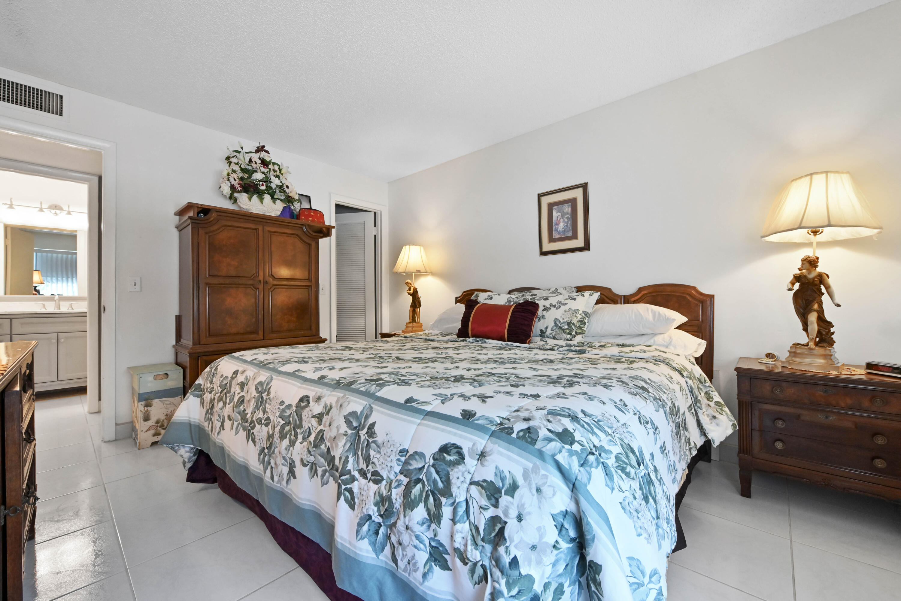 KINGS POINT - Residential