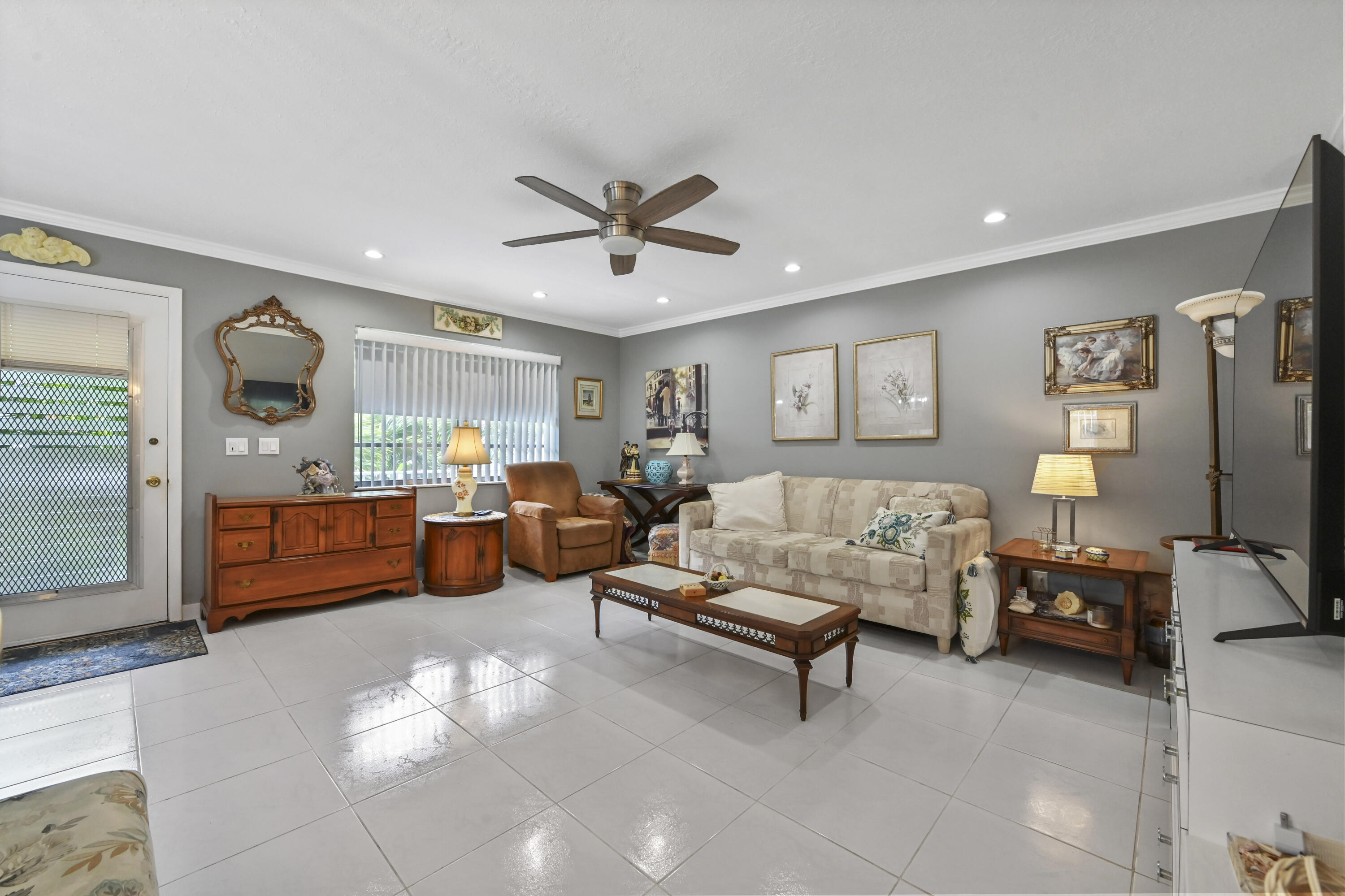 KINGS POINT - Residential