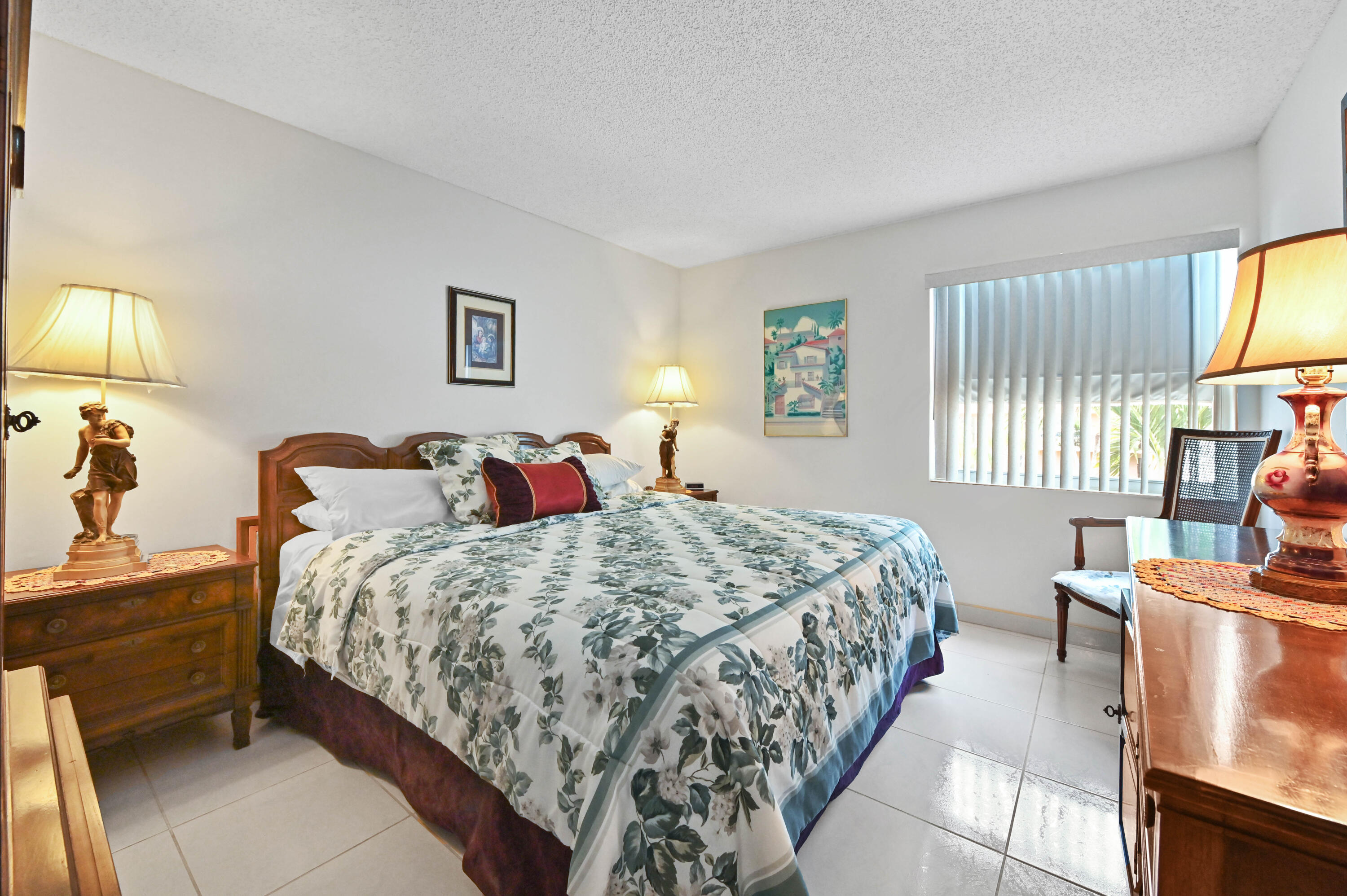 KINGS POINT - Residential