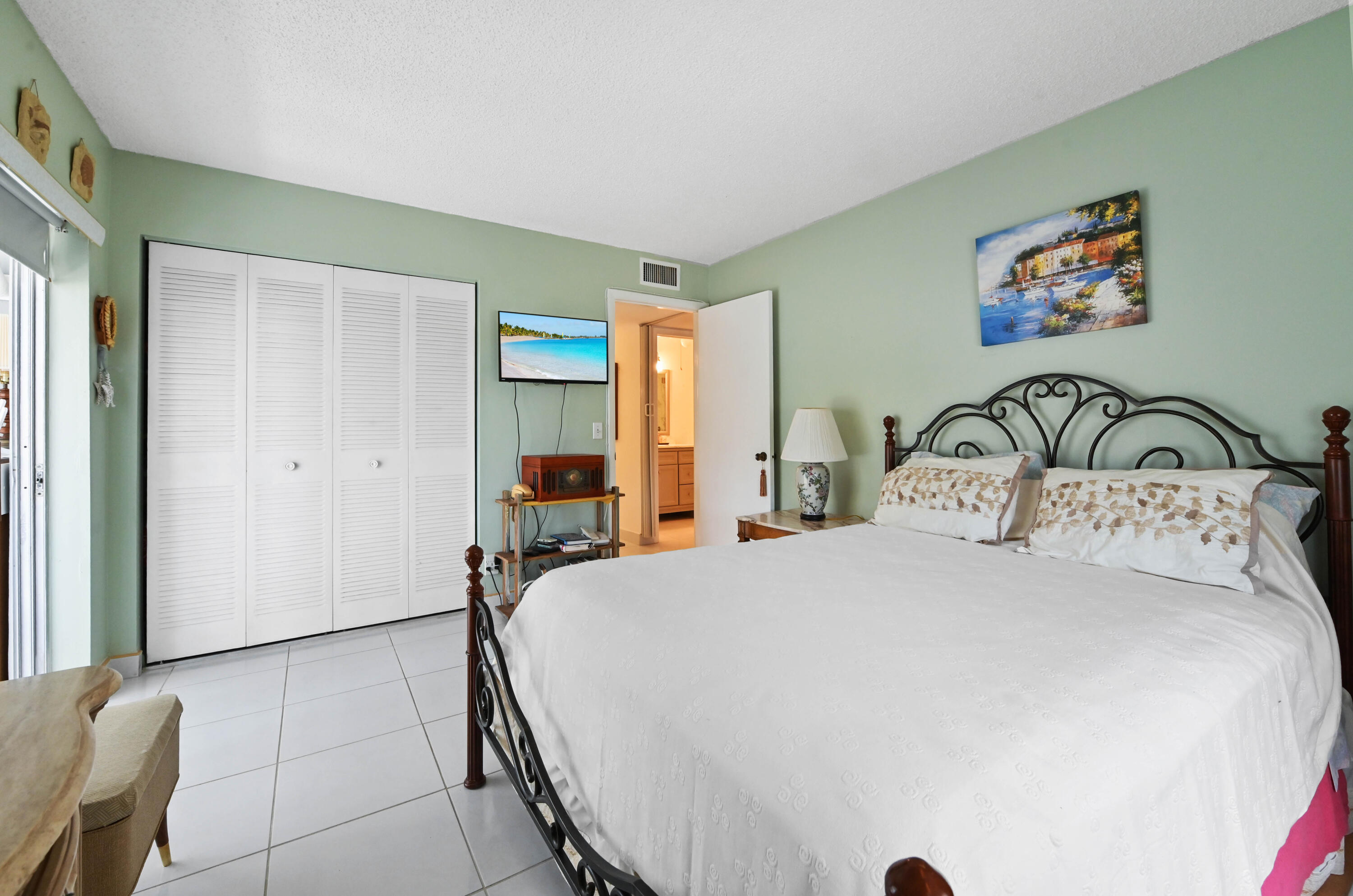 KINGS POINT - Residential