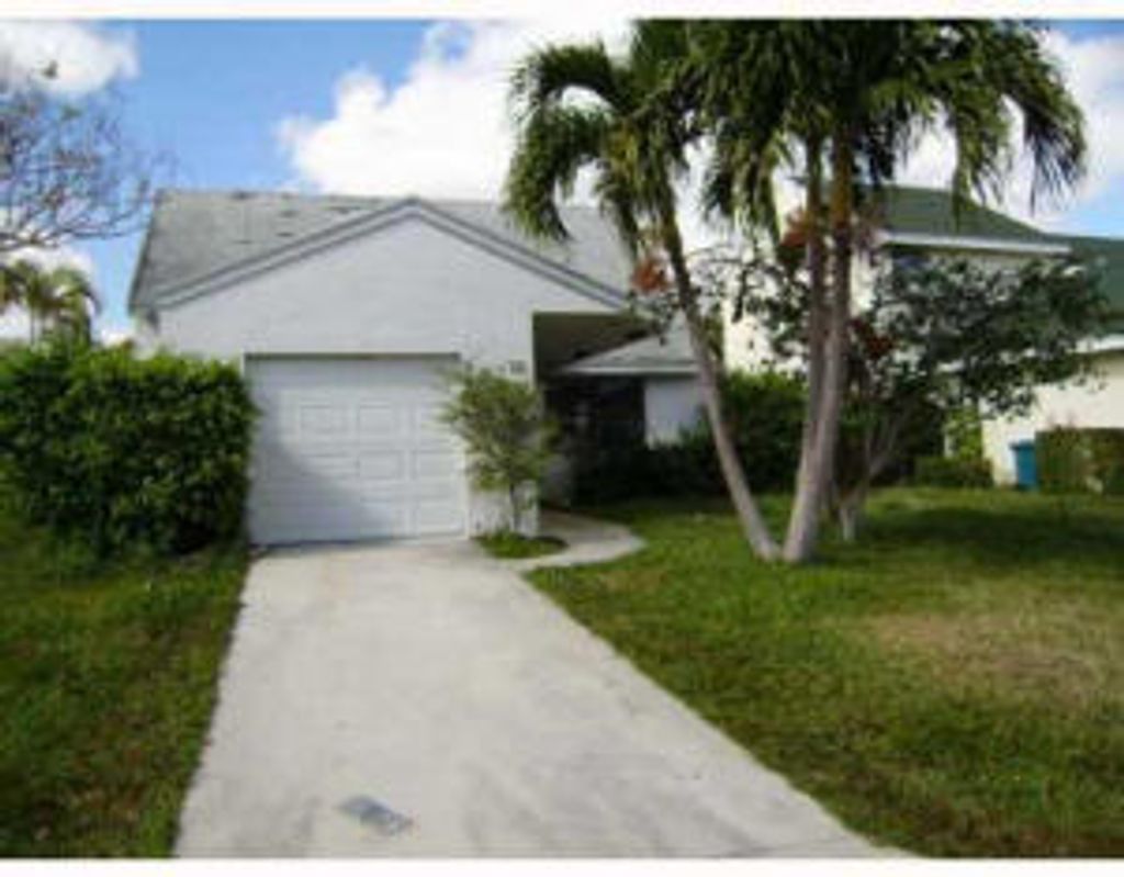 Photo of 57 Peachtree Place, Boynton Beach, FL 33436 (MLS # R11158575)