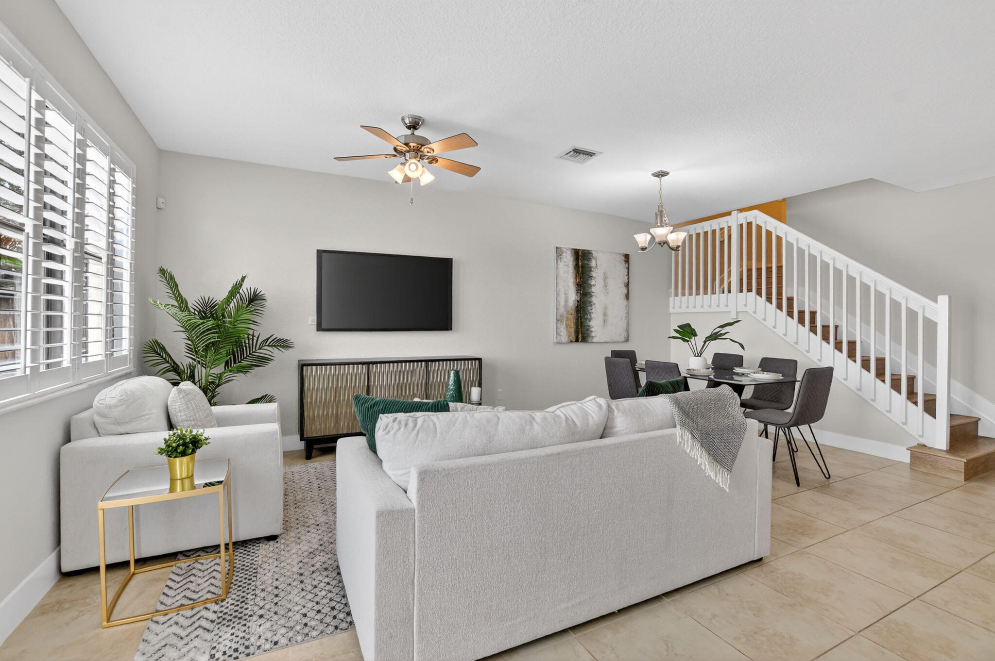 8437 Lakeview Trail