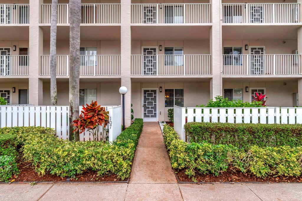 Photo of 14096 Huntington Pointe Drive #107, Delray Beach, FL 33484 (MLS # R10949477)