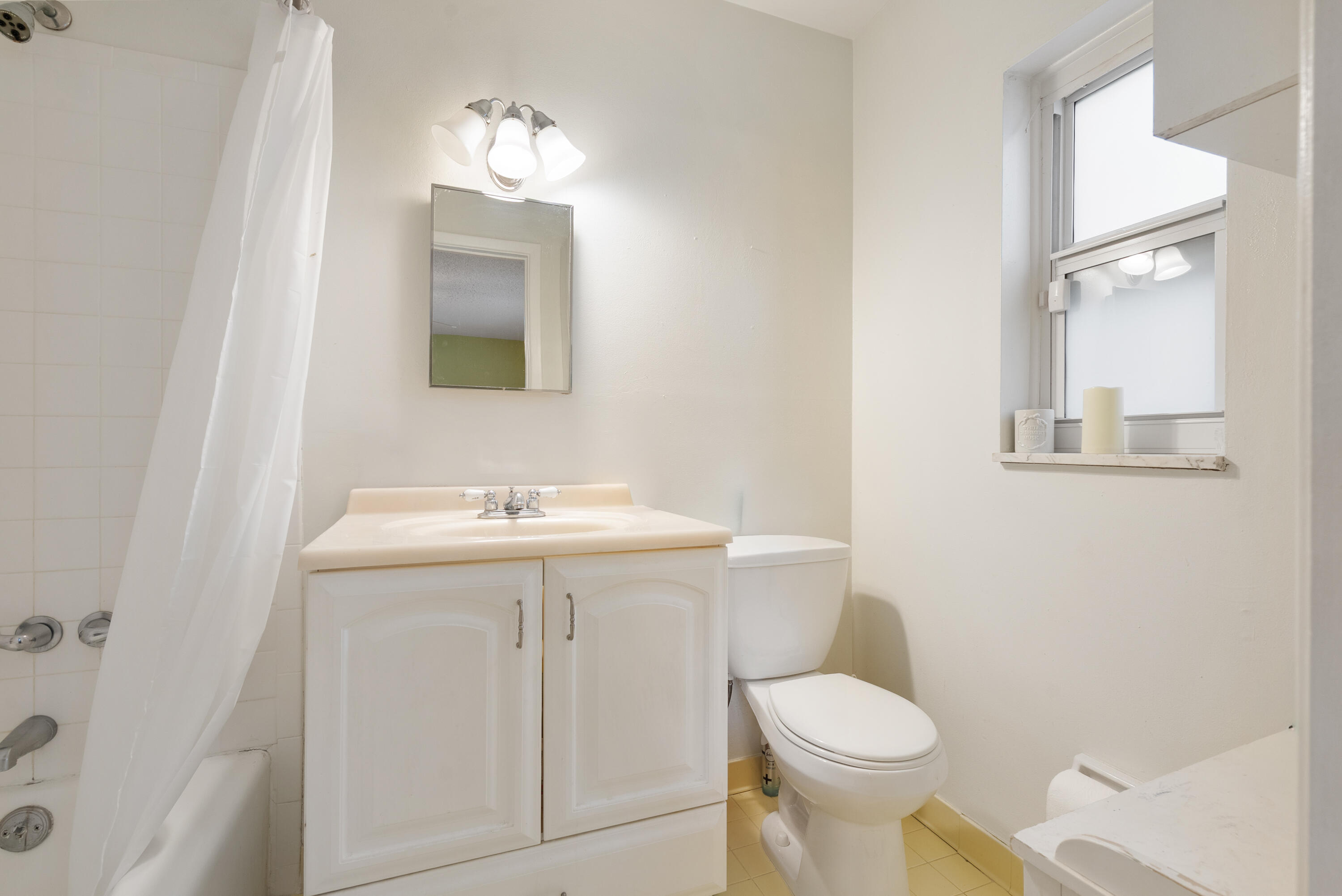 NORTH LAKE WORTH - Residential