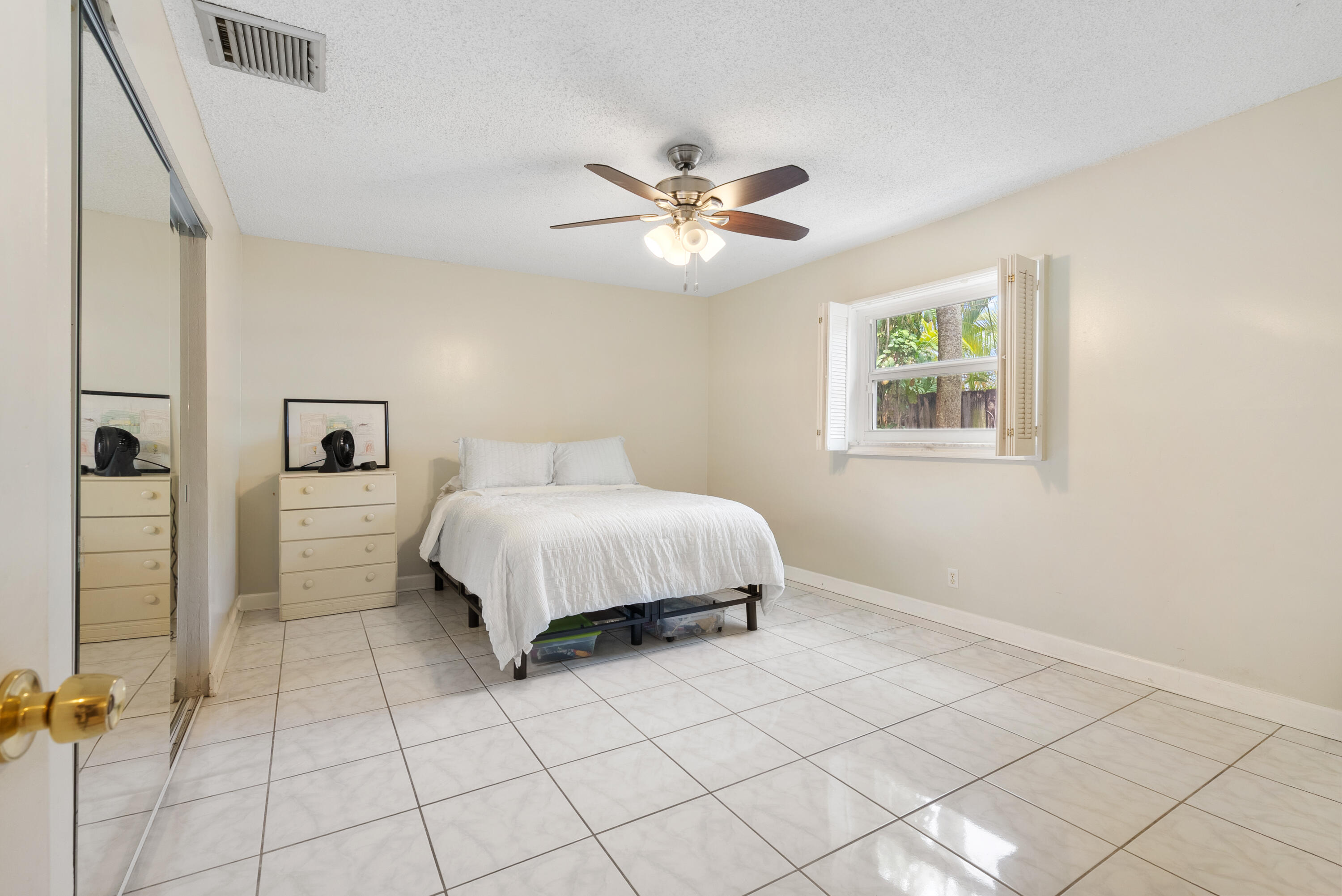 NORTH LAKE WORTH - Residential