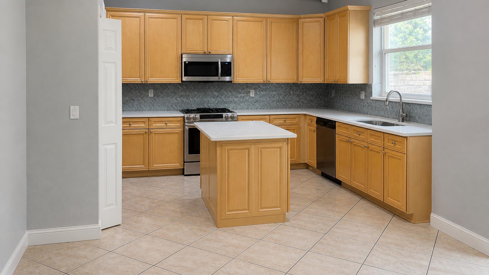 BRIGER PARS B, E AND F - Residential Lease