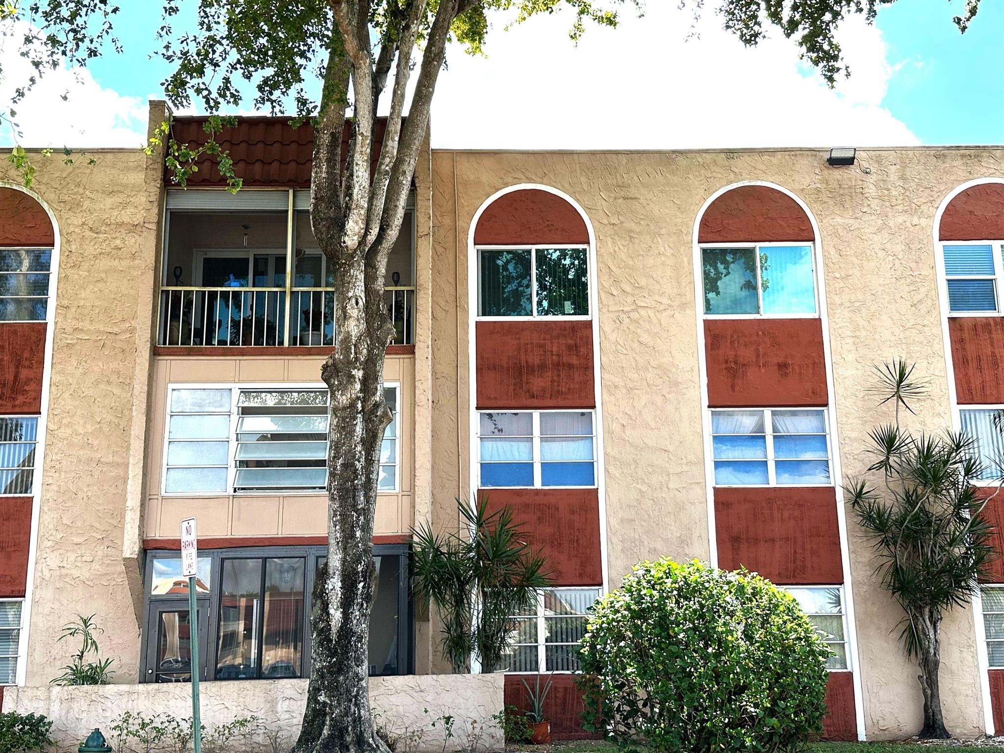 OAKBROOK III CONDO - Residential