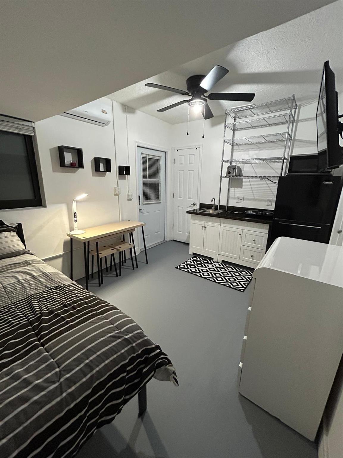 SANDALFOOT COVE SEC 11 - Residential