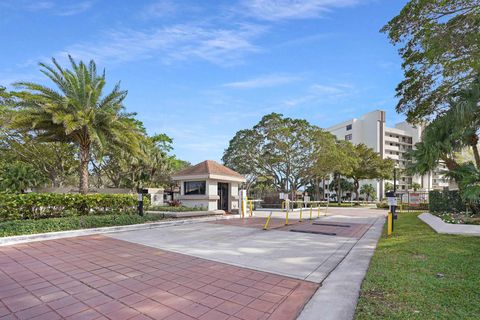 A home in Deerfield Beach