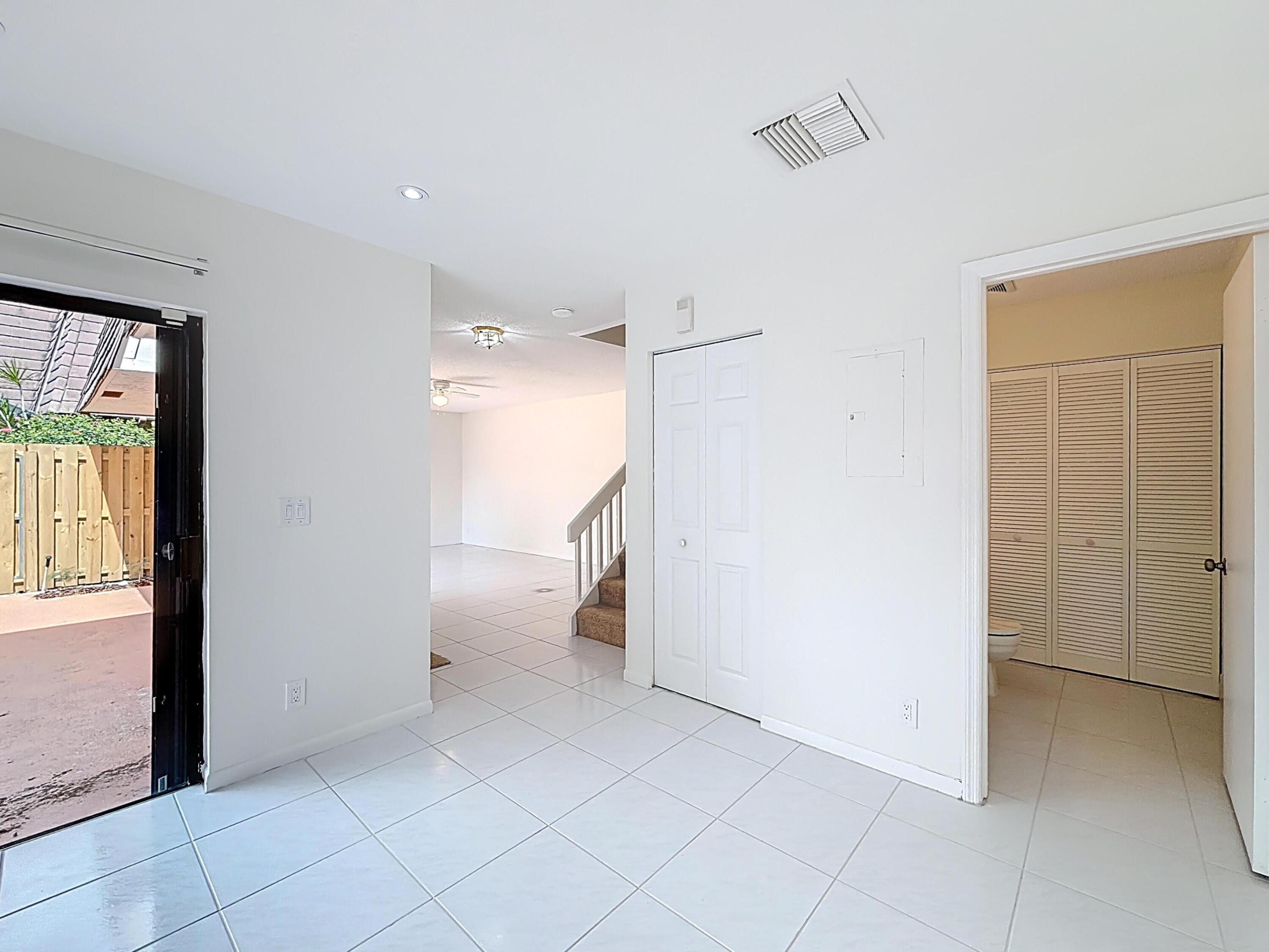 COURTYARDS AT BOCA I - Residential