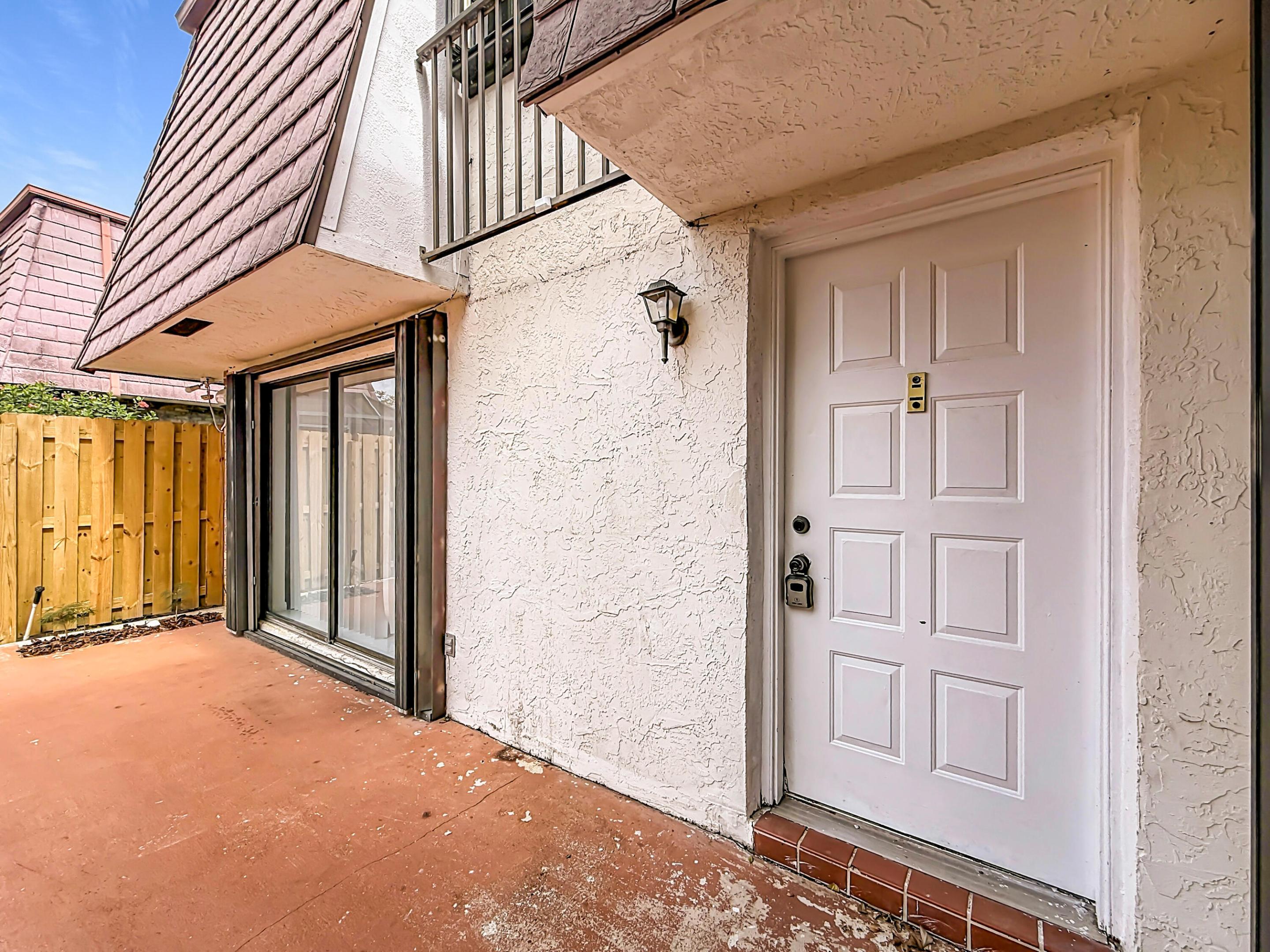 COURTYARDS AT BOCA I - Residential