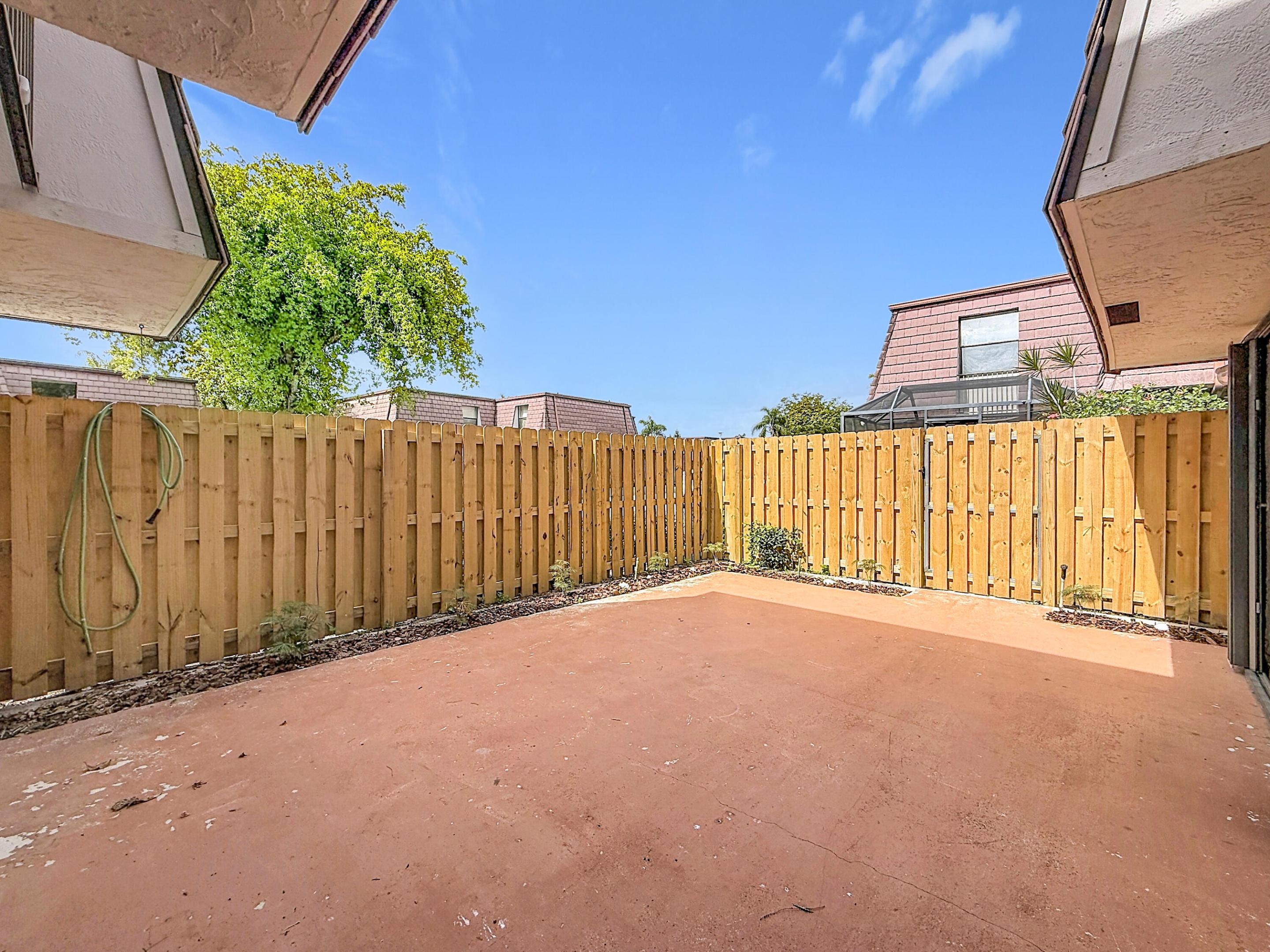 COURTYARDS AT BOCA I - Residential