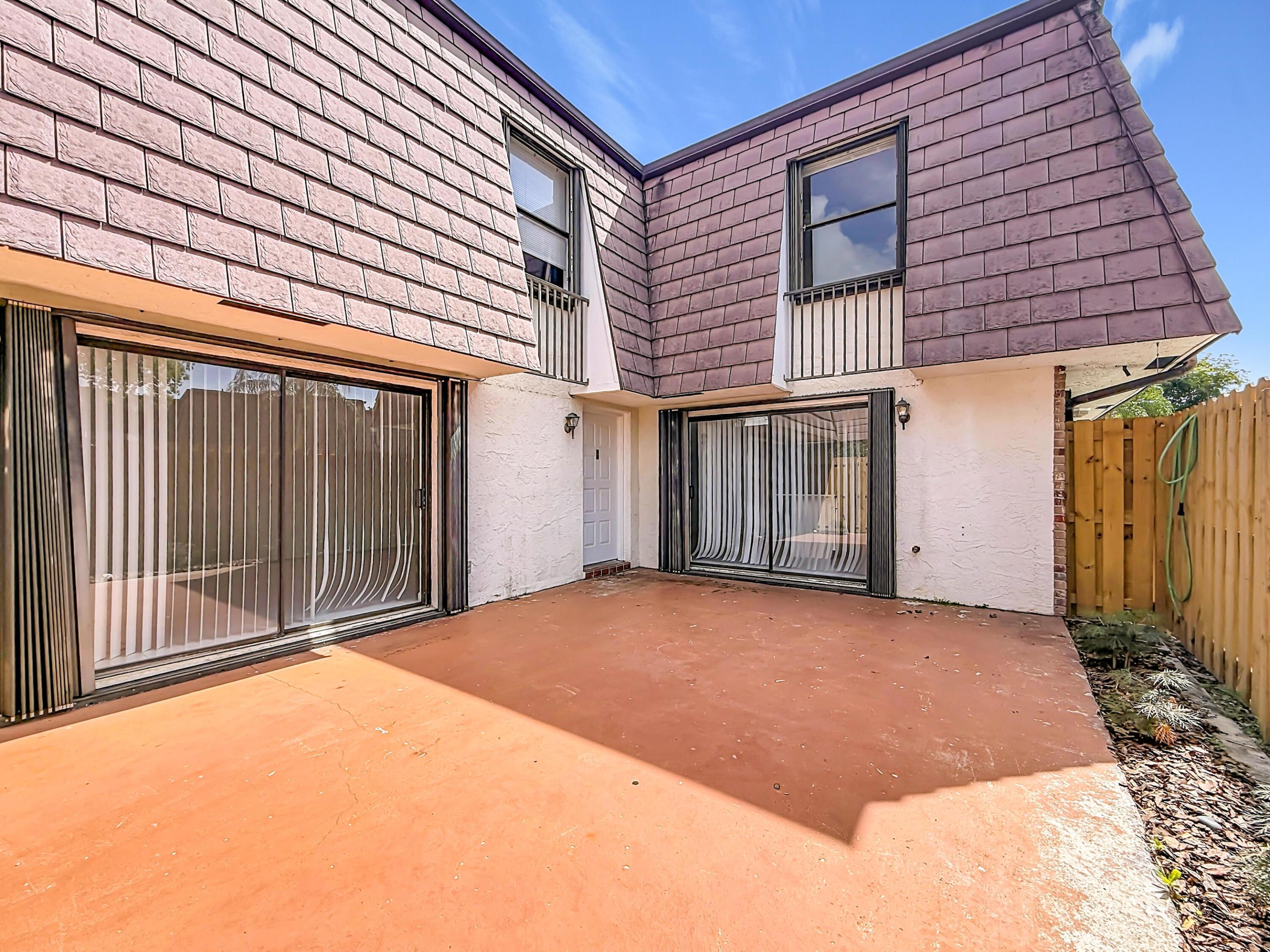 7496 E Courtyard Run E 35