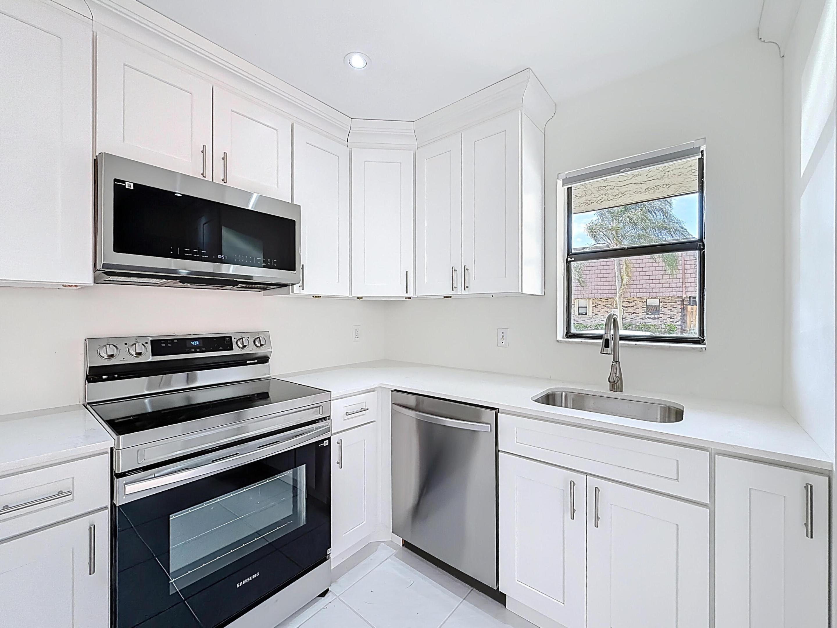 COURTYARDS AT BOCA I - Residential