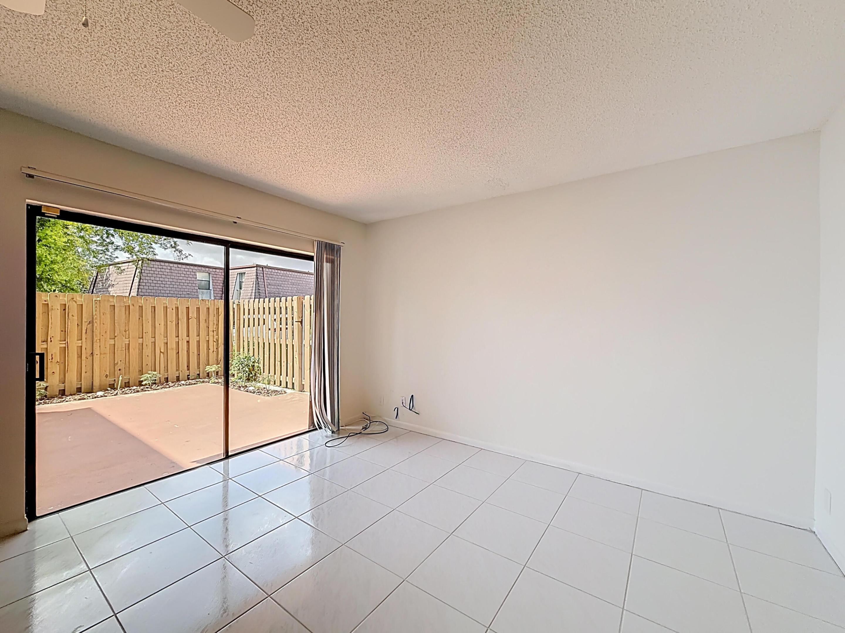 COURTYARDS AT BOCA I - Residential