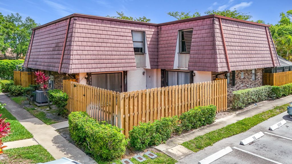 Photo of 7496 E Courtyard Run E #35, Boca Raton, FL 33433 (MLS # B26016217)