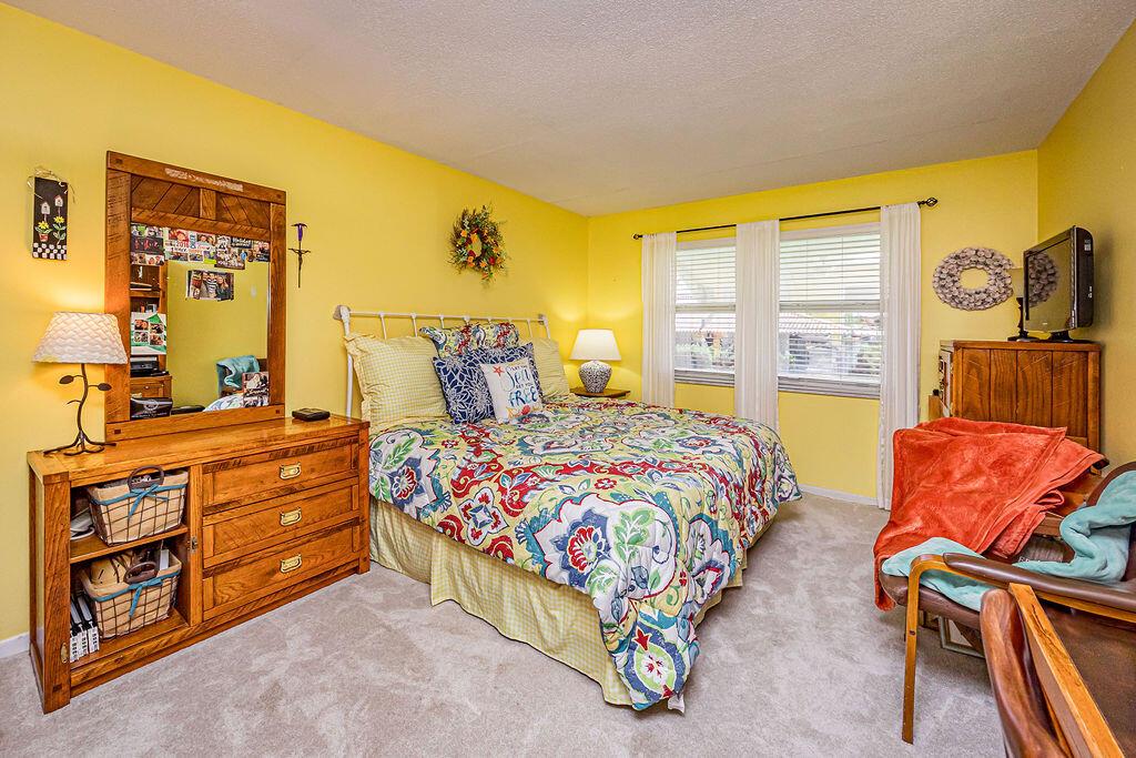 HIGH POINT CONDO SEC 4A - Residential Lease