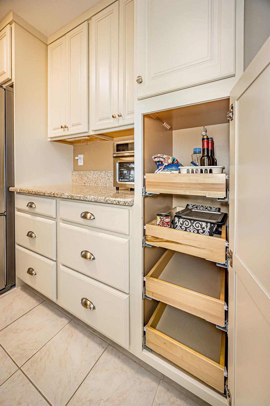 HIGH POINT CONDO SEC 4A - Residential Lease