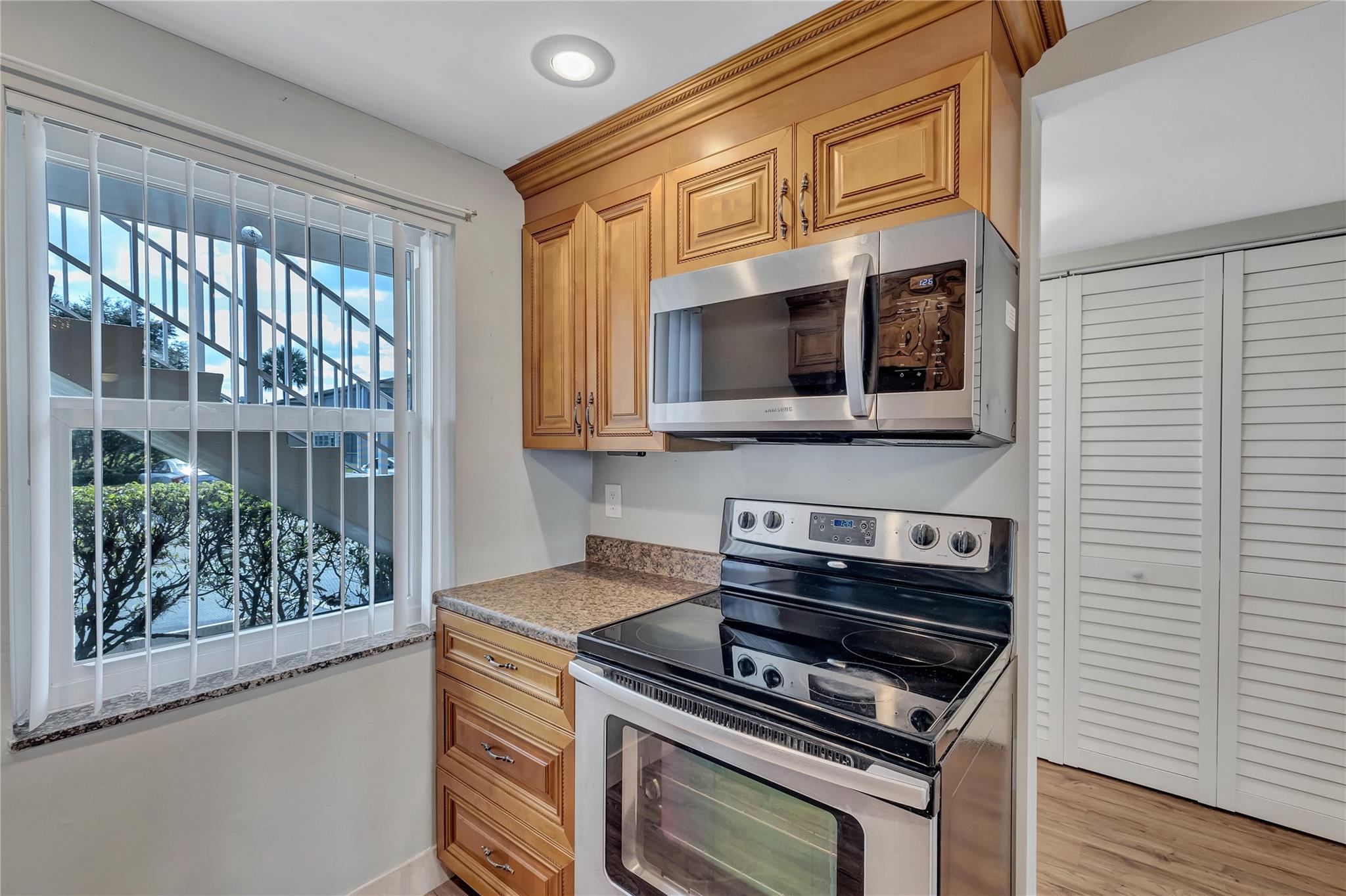 Oriole Gardens - Residential