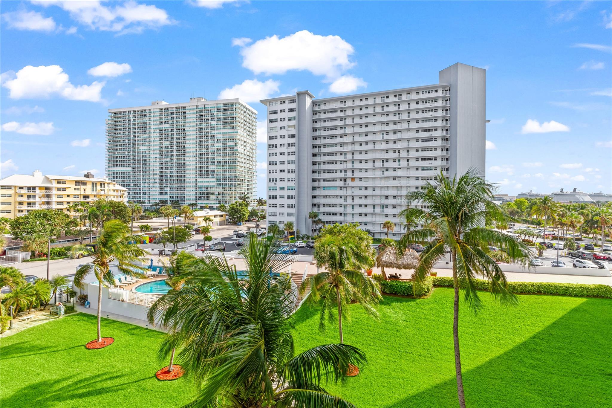 Breakwater Towers CO-OP - Residential