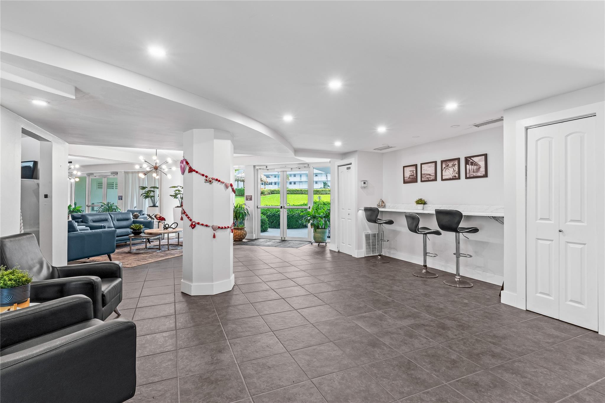 Breakwater Towers CO-OP - Residential