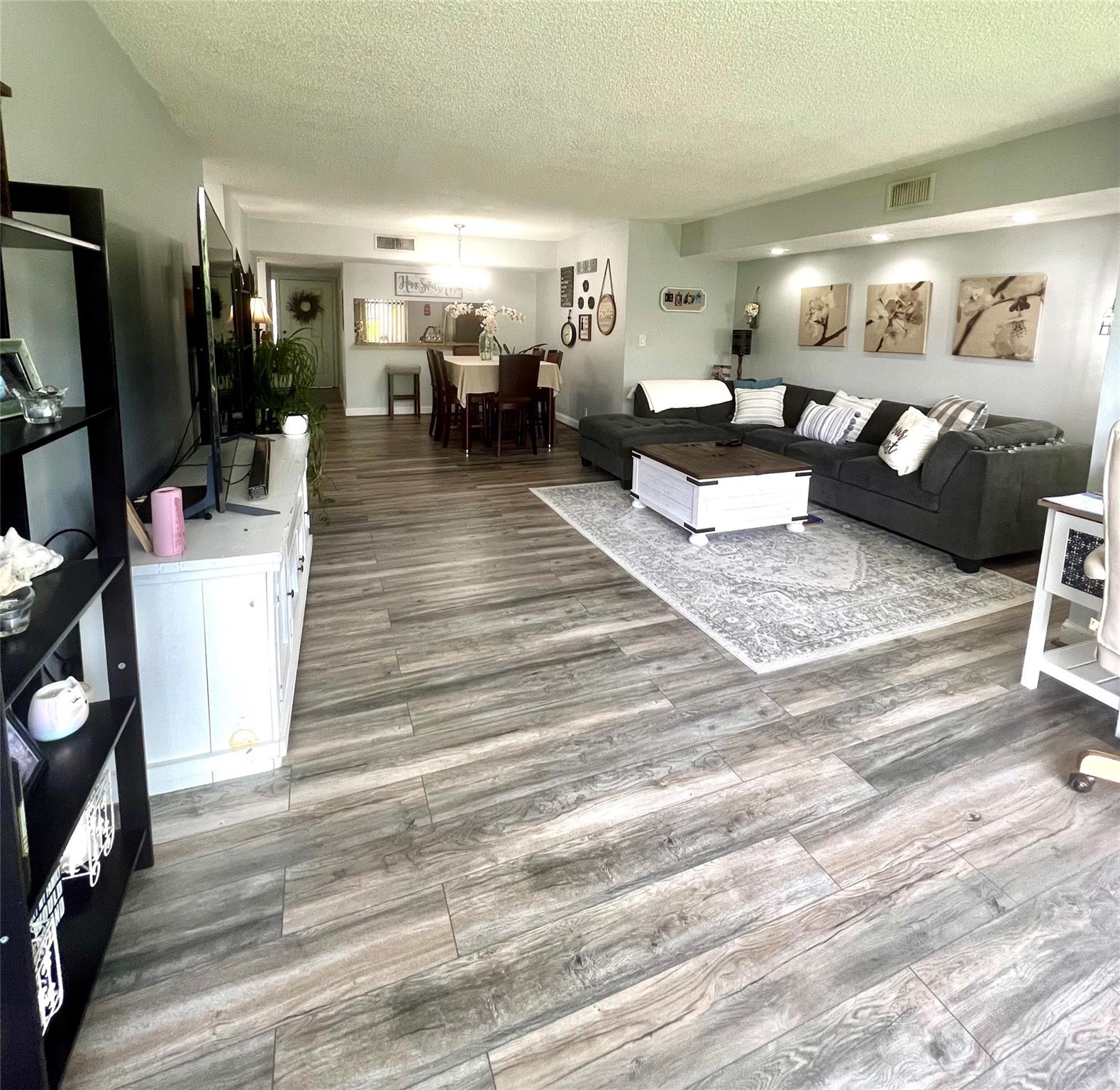 2660 Carambola Cir 104