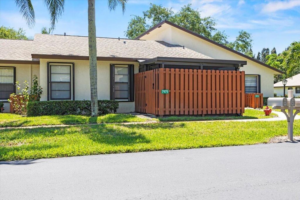 Photo of 7975 SE Villa Circle, Hobe Sound, FL 33455 (MLS # R10983556)